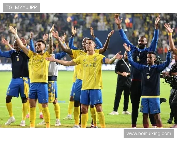 芬超半场战况：帕纳嫩破僵巴尔加斯反击得分塞那乔其助攻2-0科特卡